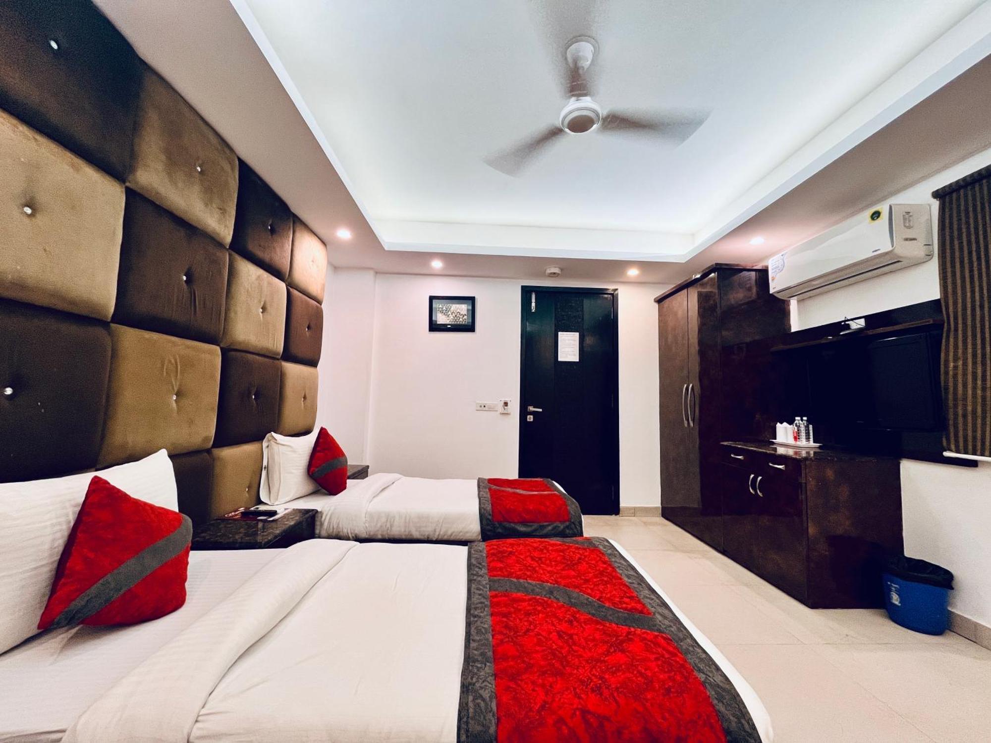 Hotel The Gold Inn - Karol Bagh Delhi Kültér fotó