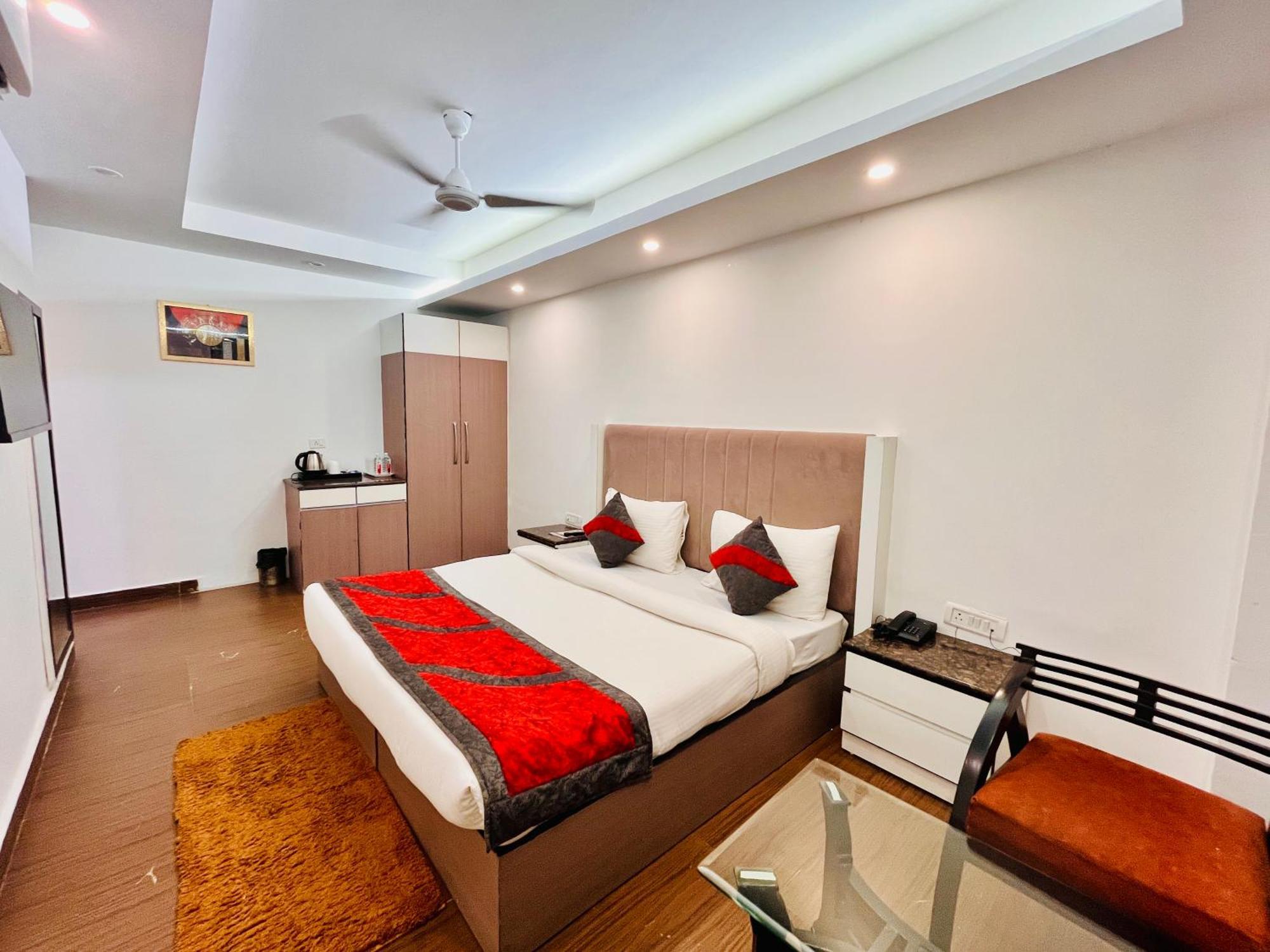 Hotel The Gold Inn - Karol Bagh Delhi Kültér fotó